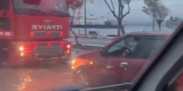 Lapseki’de cadde ve sokaklar göle döndü