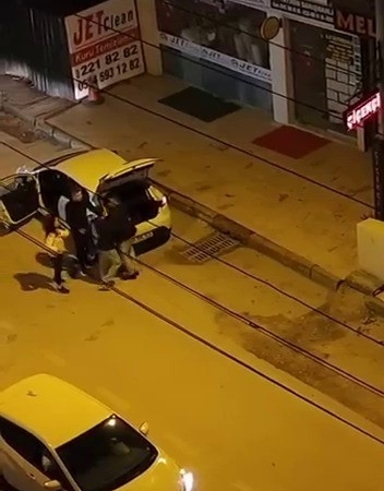 Bursa’da tartıştığı kadını yerde sürükledi: O anlar kamerada