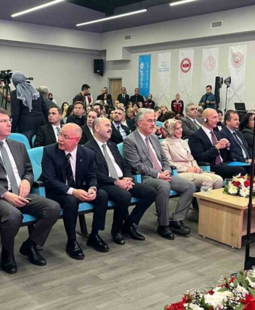 Bakan Göktaş: "Her çocuk keşfedilmeyi bekleyen bir dünyadır"