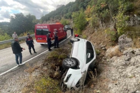 Balıkesir’de direksiyon hakimiyetini kaybeden sürücü kaza yaptı