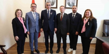 Bursa Kanserle Savaş Derneği’nden Sağlık Bakanı Memişoğlu’na ziyaret