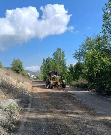 Bayırköy’de arazi yolları yenilendi