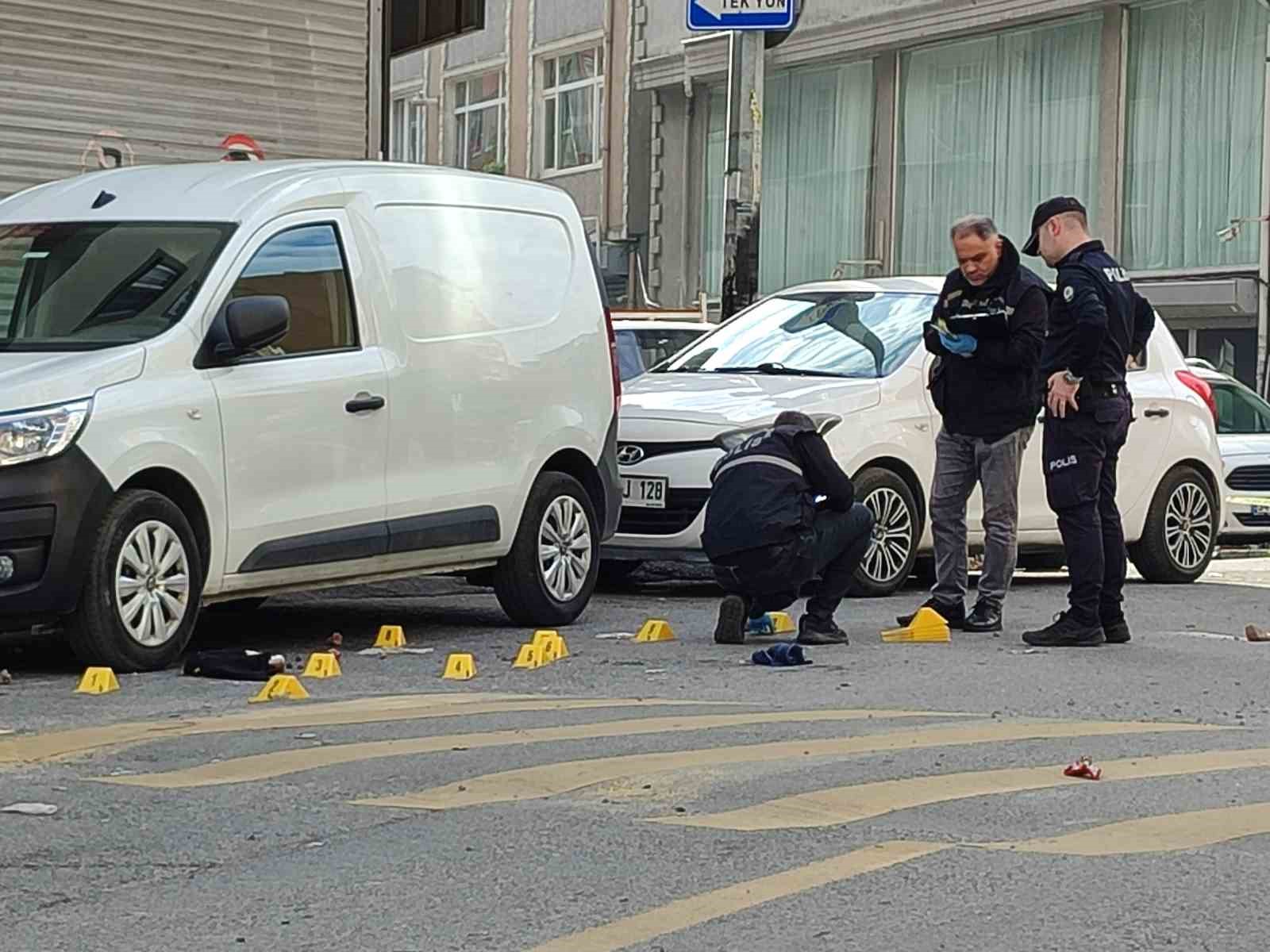 Kağıthane’de sokak ortasında cinayet: 15 el ateş ederek kaçtı