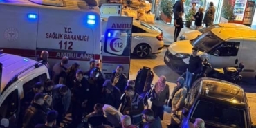 Küçükçekmece’de kaza sonrası ayağı pedala sıkışan motosikletli, itfaiye ekiplerince kurtarıldı