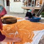 Balıkesirli kadınlar imece usulüyle kışa hazırlanıyor