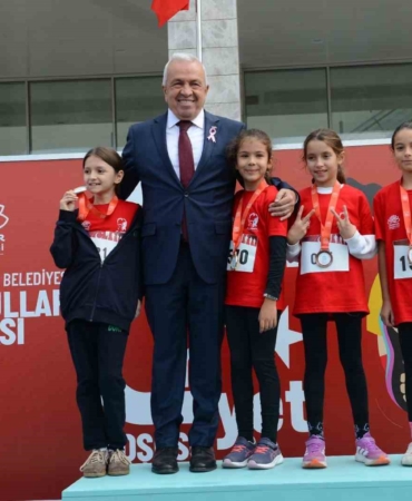 Dereceye girenler ödüllendirildi