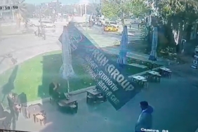 Bursa’da şiddetli lodos tabelayı uçurdu: Kafedeki 2 kişi tabelanın altında kalmaktan son anda kurtuldu