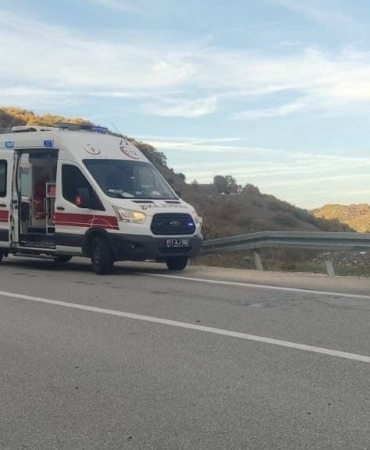 Bilecik’te kontrolden çıkan motosiklet devrilirken, sürücüsü yaralandı