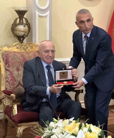 İş adamı Acar’dan TSK Dayanışma Vakfı’na 12 dairelik bağış