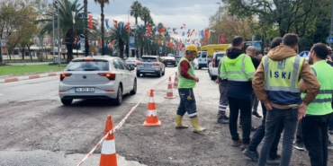 Vatan Caddesi’nde çöken yol toprakla doldurularak trafiğe açıldı