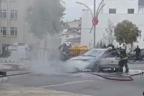 Seyir halindeki otomobilin motorunda yangın