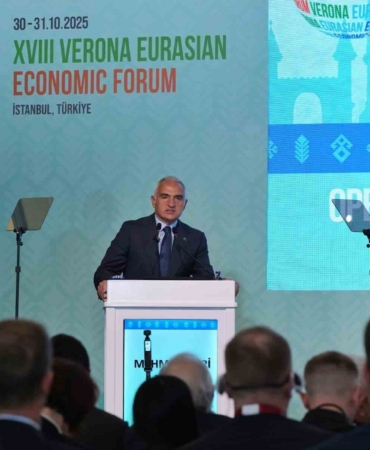Bakan Ersoy: "Turizmde başarının sırrı güvenli, sürdürülebilir turizm ve etkili tanıtım"