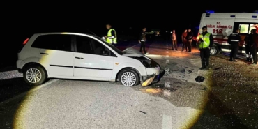 Bilecik’te otmobiller kafa kafaya çarpıştı: 4 yaralı