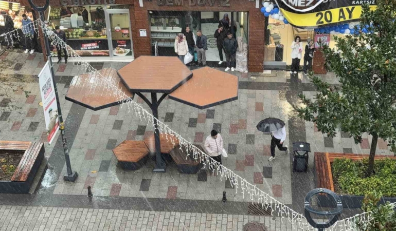 İstanbul’da şiddetli yağış ve lodos etkili oldu