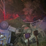 Bursa’da tır şarampole yuvarlandı: 2 yaralı