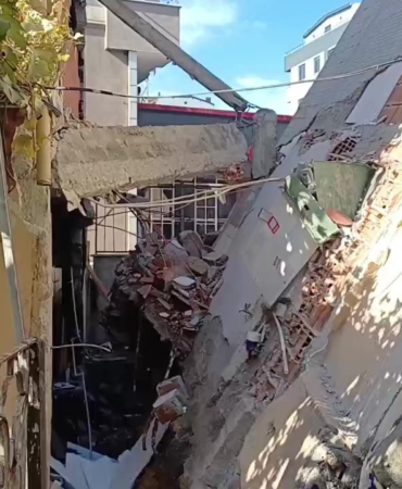 4 kişiye mezar olan binanın yanındaki apartman sakini: "Deprem oldu sandık, evimizde ciddi hasar oluştu"