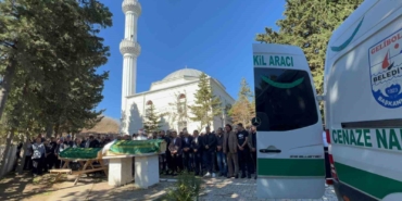 Alabora olan teknede hayatını kaybeden 2 kişi son yolculuğuna uğurlandı