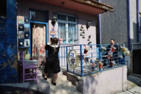 Üsküdar’daki "90’lar Evi’ ziyaretçilerini zamanda yolculuğa çıkarıyor