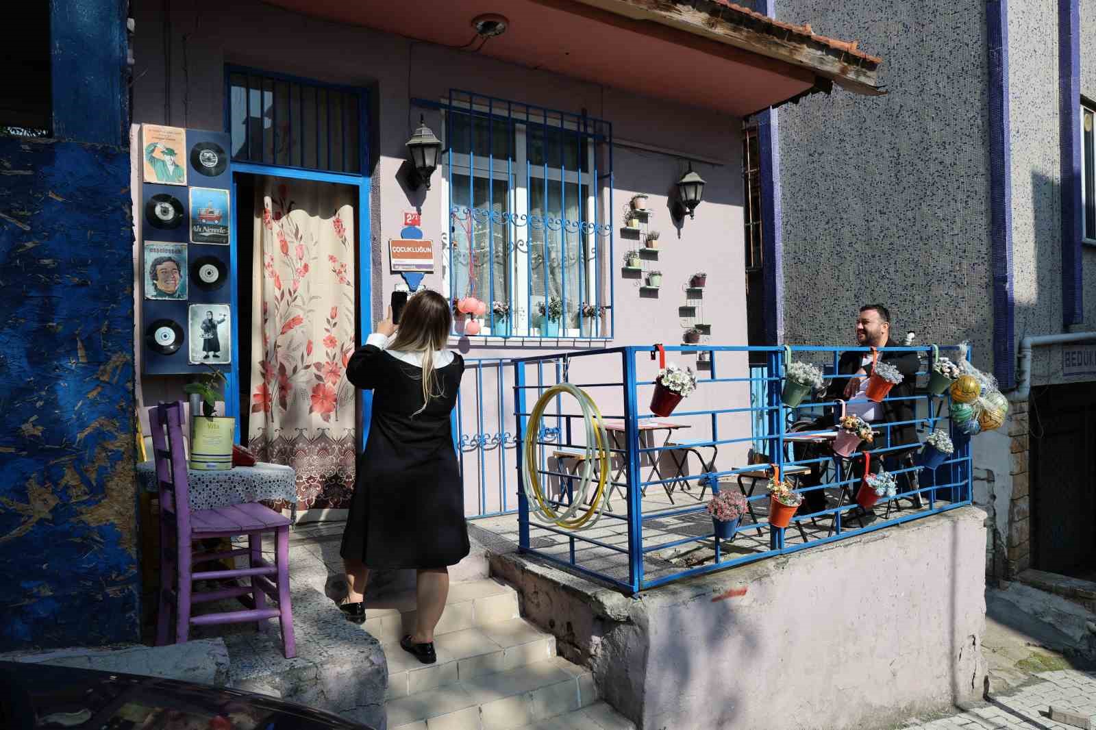 Üsküdar’daki "90’lar Evi’ ziyaretçilerini zamanda yolculuğa çıkarıyor