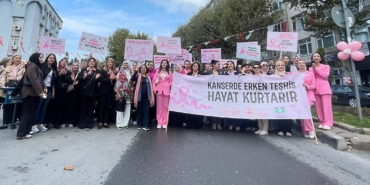 Bahçelievler Belediye Başkanı Bahadır motosiklete bindi, meme kanserine dikkat çekti