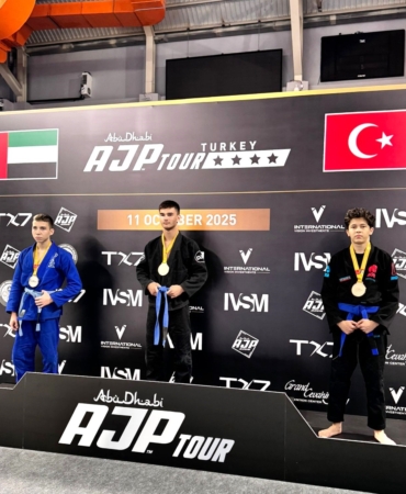 Yakın Doğu Koleji öğrencisi Deniz Turan’dan, AJP Türkiye Jiu-Jitsu Şampiyonası’nda 2 madalya