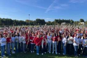 Esenler’de 500 flütçü rekor için aynı anda çaldı