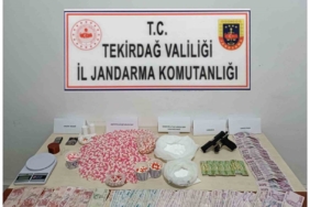 İlaç fabrikasından çaldığı ham maddeyle uyuşturucu üreten 4 kişi tutuklandı