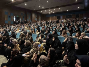 Esenyurt’ta sanat dolu bir akşam: Hayati İnanç’tan "Hayata Şiirden Bakmak" söyleşisi