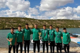 Sakarya Büyükşehir sporcuları Eskişehir’de ikincilik kupasını kaldırdı