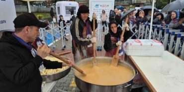 Sultangazi’de 4. Geleneksel Kuymak Festivali’nde Karadeniz rüzgarı esti