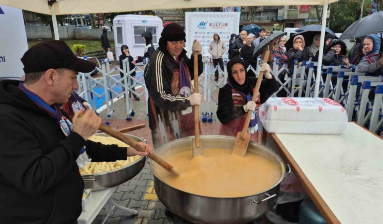 Sultangazi’de 4. Geleneksel Kuymak Festivali’nde Karadeniz rüzgarı esti