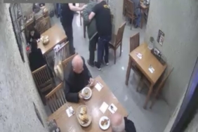 Lokantada Heimlich manevrasıyla müşterinin hayatını kurtardı