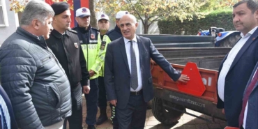 Bursa’da, "Trafikte Görünür Ol" projesi çerçevesinde traktör kullanıcılarına ekipman desteği