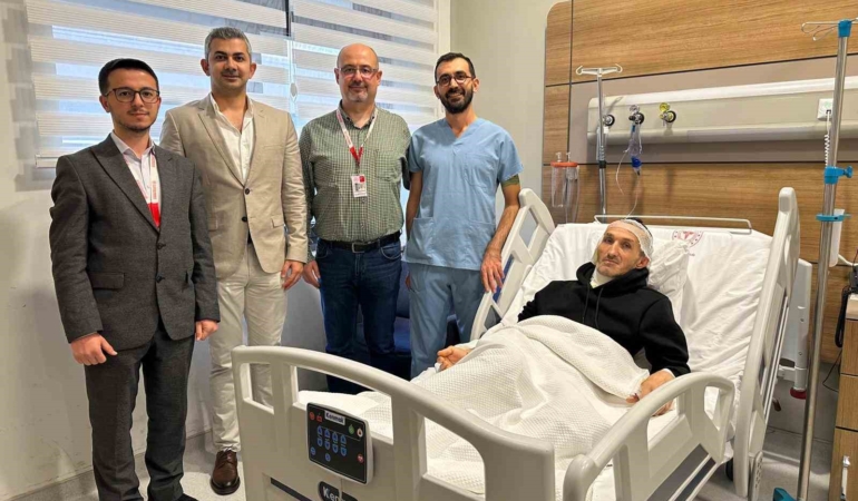 Kopmak üzere olan kulağı kurtarıldı