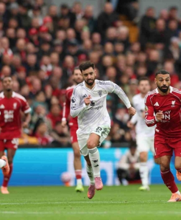 Manchester United, Liverpool deplasmanında galip