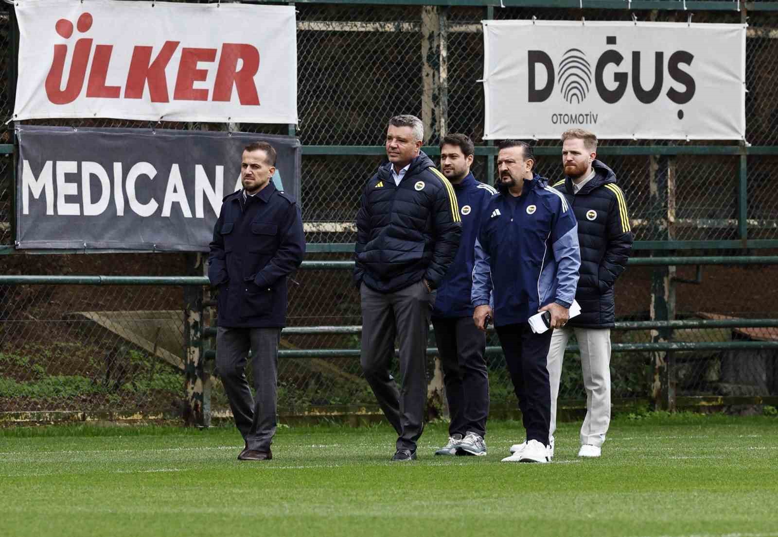 Fenerbahçe’de Başkan Saran idmanı takip etti