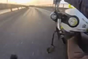 Esenyurt’ta motosiklet kazası kamerada