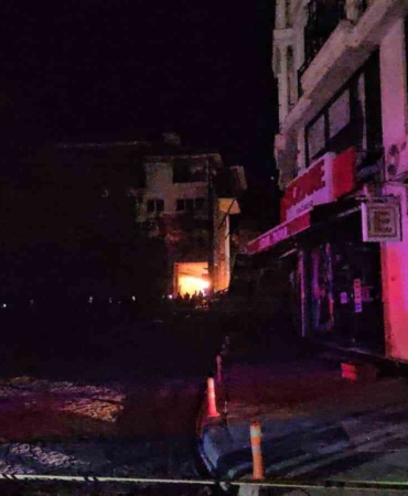 Balıkesir Sındırgı’da 6.1’lik depremde üç bina yıkıldığı öğrenildi