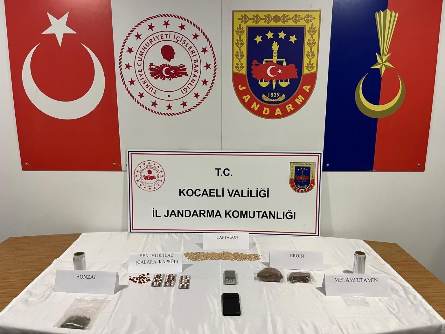 Jandarmadan uyuşturucu operasyonu