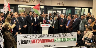 Özgürlük Filosu’nda gözaltına alınan milletvekilleri İstanbul’a geldi