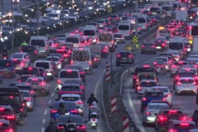 Haftanın ilk mesai gününde İstanbul trafiği kilitlendi