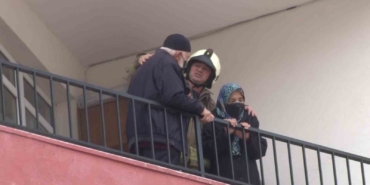 Ümraniye’de korkutan yangın: Mahsur kalan iki yaşlı çift kurtarıldı