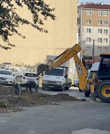 Kazı yapan kepçe doğal gaz borusunu patlattı