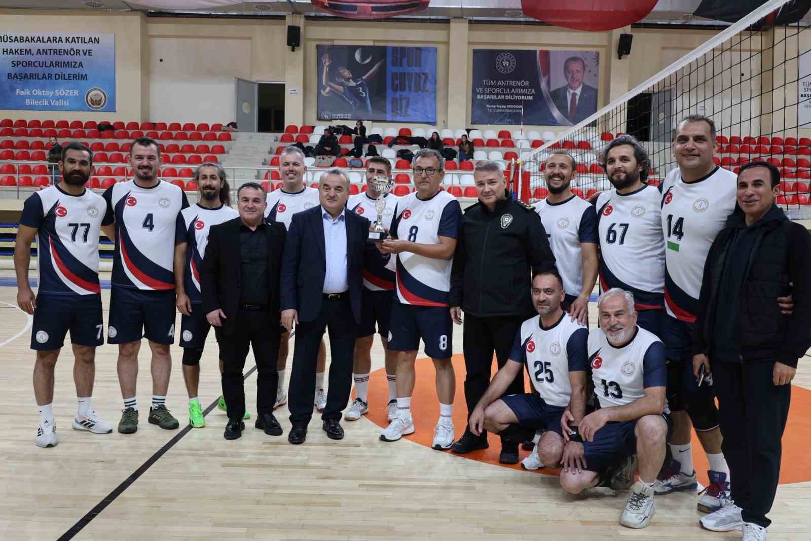 Bozüyük voleybol takımları grup finallerinde