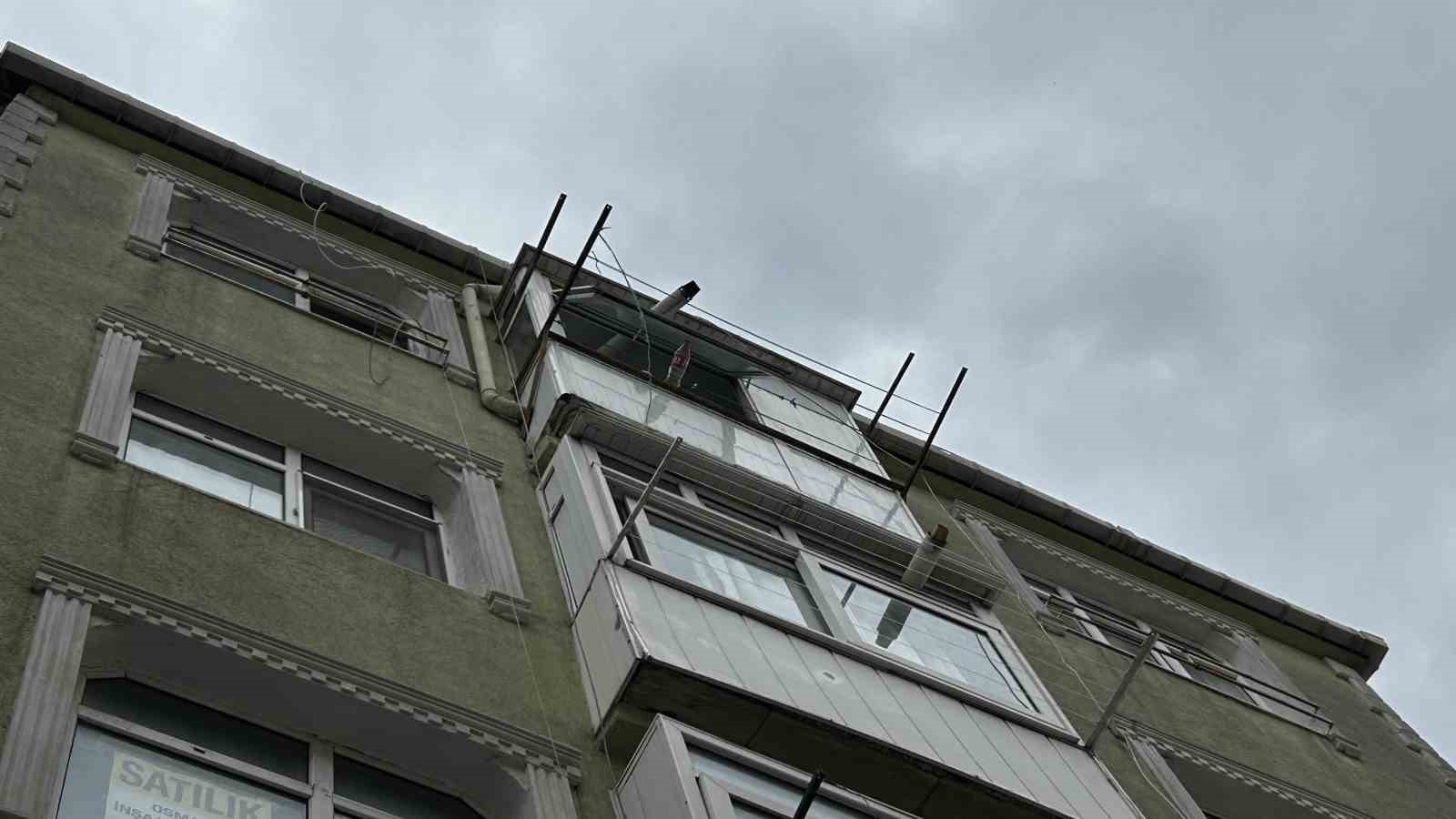 Fatih’te şüpheli ölüm: Bir kadın 5. kattan düştü, hayatını kaybetti