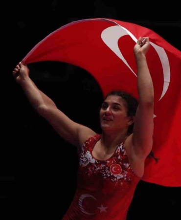 Nesrin Baş, 3. kez U23 dünya şampiyonu