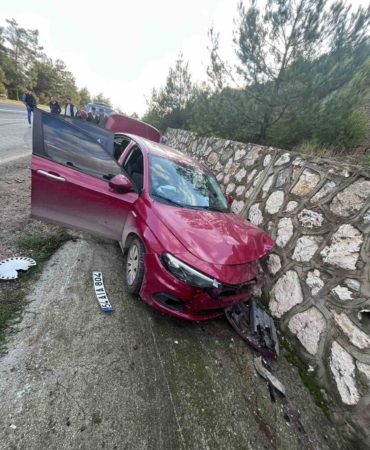 Bilecik’te iki otomobil kafa kafaya çarpıştı: 4 yaralı