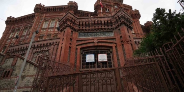 571 yıllık Fener Rum Okulu güçlendirme maliyetini karşılayamadı, yeni bina arıyor