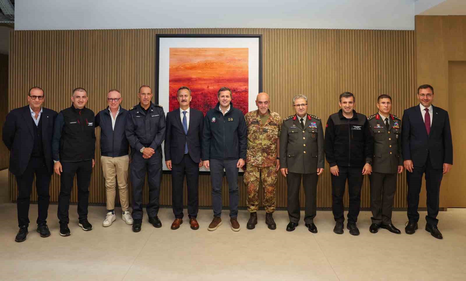 İtalyan heyet, Baykar’ın oyun değiştirici teknolojilerini inceledi: TB3 SİHA, AKINCI, KIZILELMA art arda havalandı