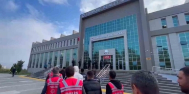 Düzensiz göçmen kaçakçılarına yönelik dev operasyon: 27 organizatör yakalandı